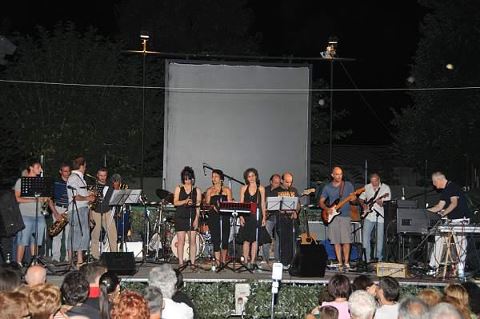 Nome:   orchestra1.jpg
Visite:  1181
Grandezza:  32.3 KB